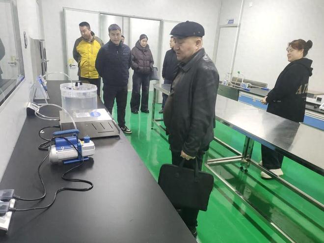 和布克賽爾縣 規(guī)范生鮮乳收購，讓每一滴奶都有“證”可循
