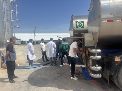 阿拉善盟順利完成生鮮乳質(zhì)量安全風(fēng)險(xiǎn)監(jiān)測抽樣 筑牢乳品安全防線